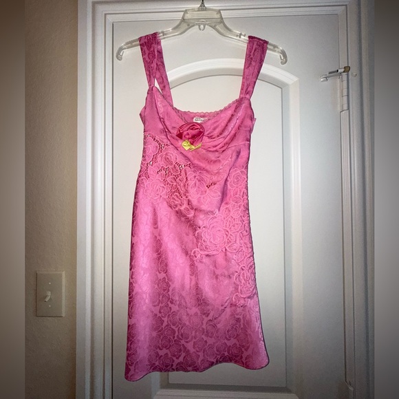 For love and lemons size XS Pink Lace mini dress with rose/flower - Picture 4 of 7